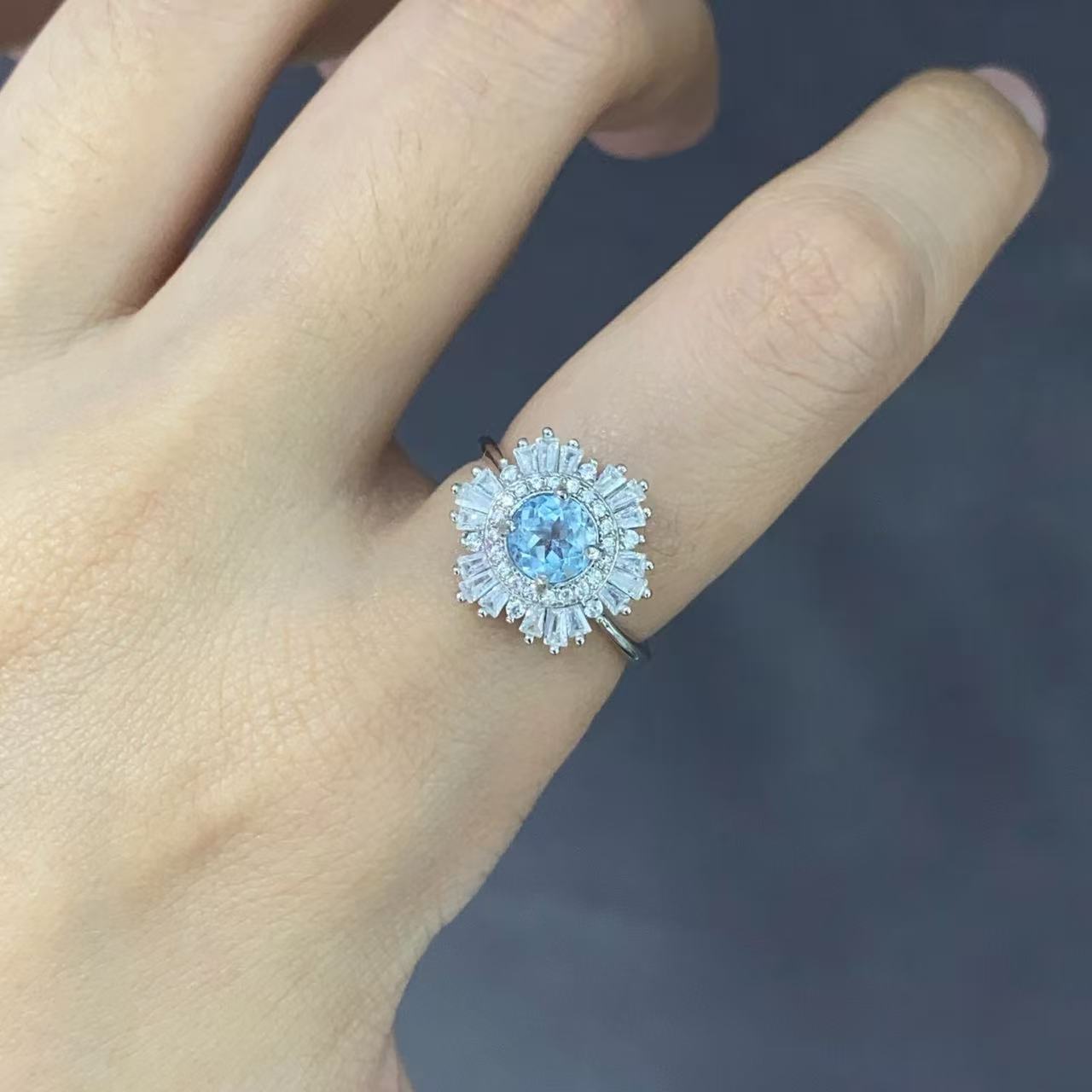 Frostveil Pulse: Aquamarine Ring - Image 2